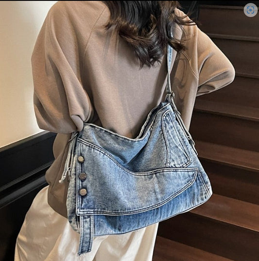 649USD--Charming, Fashionable and Soft Shoulder Bag-The price of five bags