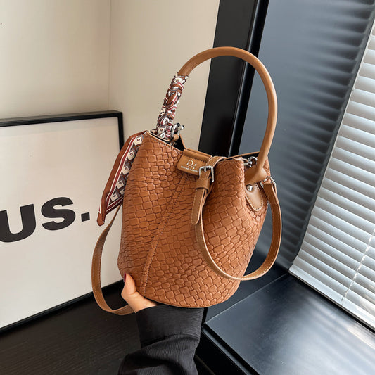 179.9USD--Brown Fashion: A Handbag That Interprets Fashion and Practicality (Upgraded model) 