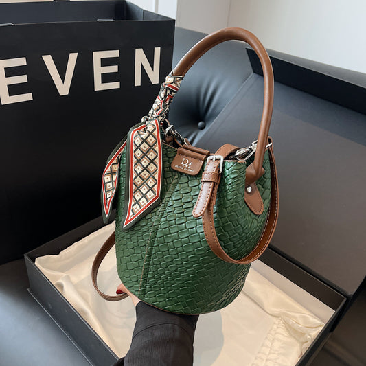 179.9USD--Brown Fashion: A Handbag That Interprets Fashion and Practicality (Upgraded model) 
