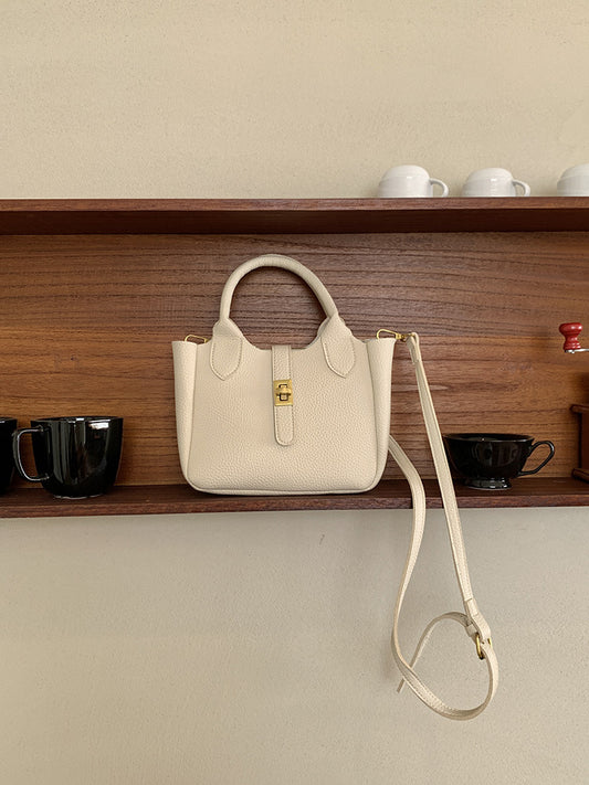 649USD--Charming, Fashionable and Soft Shoulder Bag-The price of five bags
