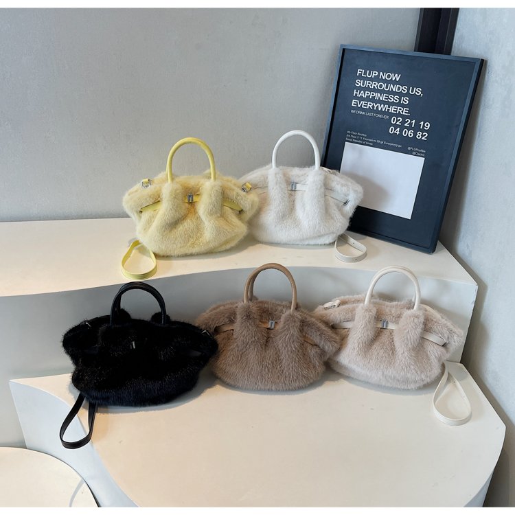 169.9USD -Brown Fashion: A Handbag That Interprets Fashion and Practicality-three identical bags