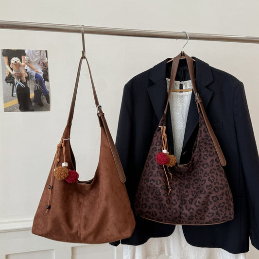 179.9USD--Brown Fashion: A Handbag That Interprets Fashion and Practicality (Upgraded model) 